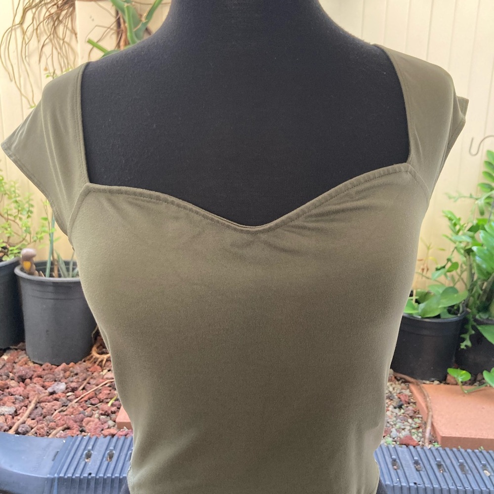 Hollister $20 Olive Green Women's Top size S